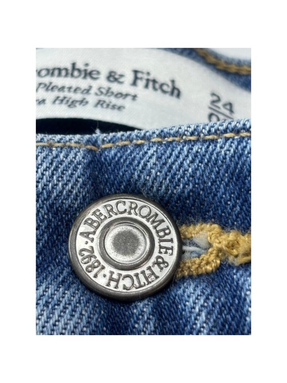 ABERCROMBIE & FITCH The Pleated Short Ultra High Rise Denim Cuffed Size 24 - Picture 5 of 6